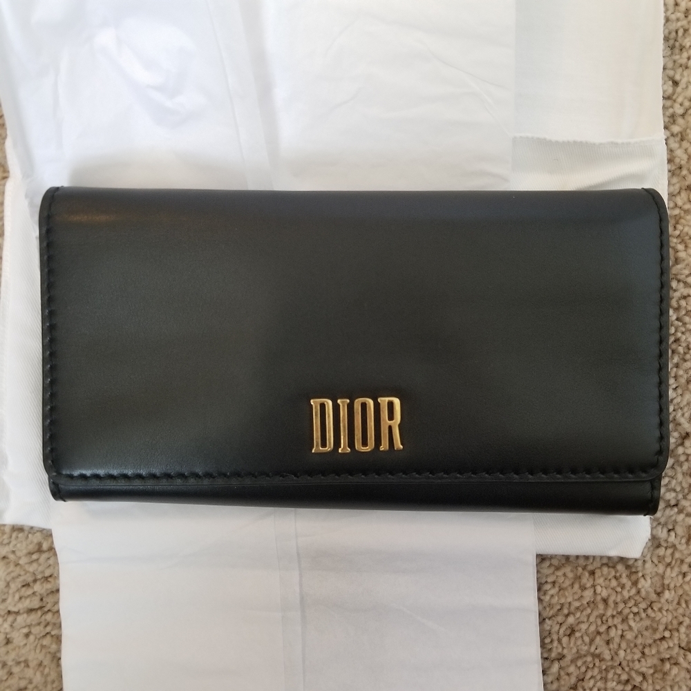 Dior WOC Wallet on a Chain